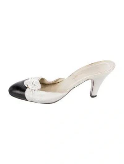 Pre-owned Chanel Vintage Leather Mules In White