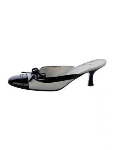 Pre-owned Chanel Vintage Leather Mules In White