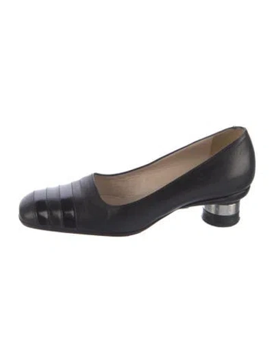 Pre-owned Chanel Vintage Leather Pumps In Black