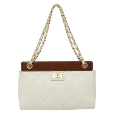 Pre-owned Chanel Vintage Leather Shoulder Bag () In White