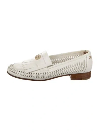 Pre-owned Chanel Vintage Leo Lion Loafers In White