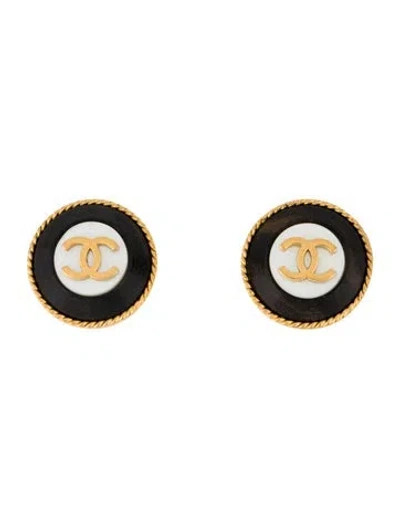 Pre-owned Chanel Vintage Mother Of Pearl & Wood Cc Clip-on Earrings In Multicolor