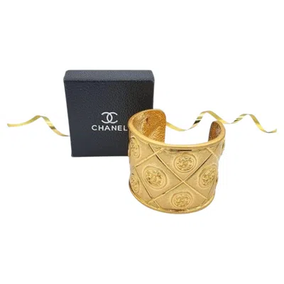 Pre-owned Chanel – Vintage Quilted Cc Medallion Cuff Bracelet In Multi