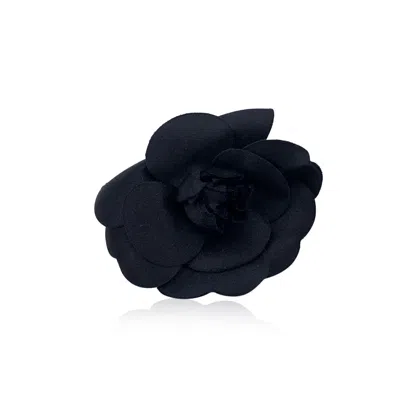 Pre-owned Chanel Vintage Silk Brooch Camelia In Black