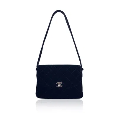 Pre-owned Chanel Vintage Velvet Shoulder Bag Cc In Black