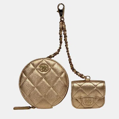 Pre-owned Chanel Vip Metallic Round Quilted And Earpod Holder Pouch Bag Charm In Gold