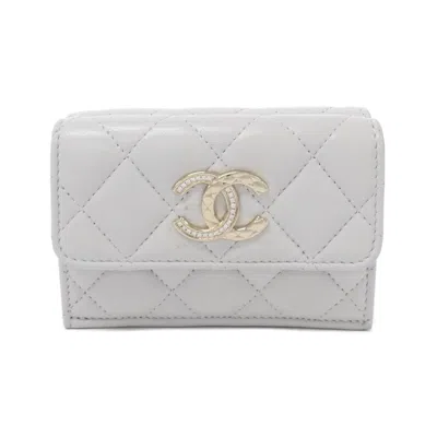 Pre-owned Chanel Wallet (bi-fold) () In White