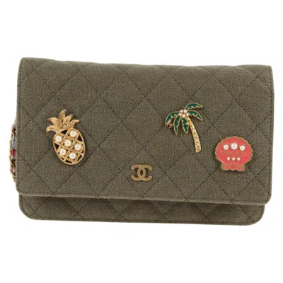 Pre-owned Chanel Wallet On Chain Canvas Wallet () In Green