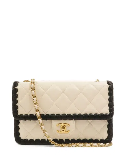 Pre-owned Chanel Wallet On Chain Cc Quilted Shoulder Bag In White