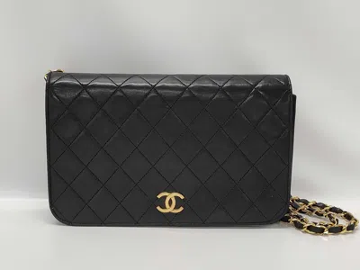 Pre-owned Chanel Wallet On Chain Quilted Velvet Black Leather Handbag ()