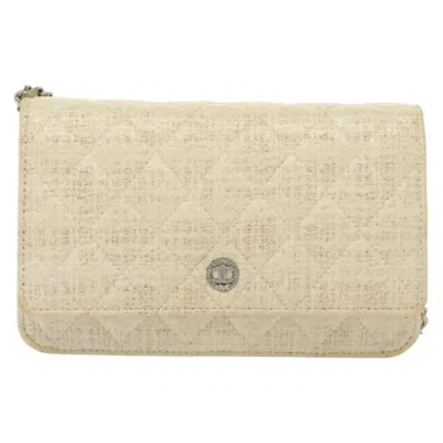 Pre-owned Chanel Wallet On Chain Tweed Tweed Bag () In White