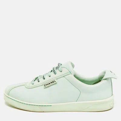 Pre-owned Chanel Weekender Size 39 Pastel Green Leather Low Top Sneakers