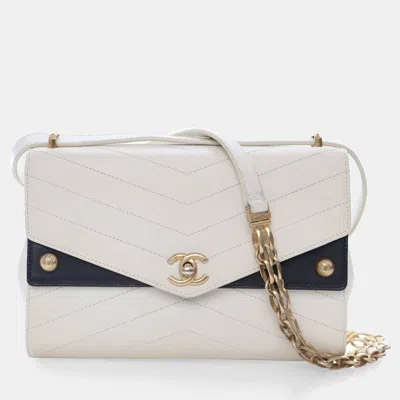 Pre-owned Chanel White Calfskin Chevron Casual Trip Flap Bag