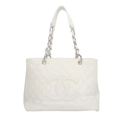 Pre-owned Chanel White Caviar Leather Shoulder Bag ()