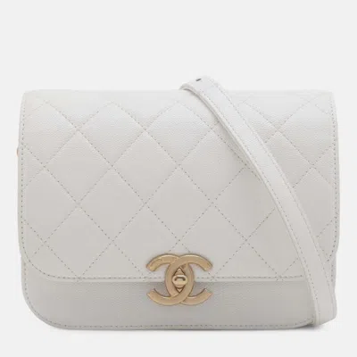Pre-owned Chanel White Cc Quilted Caviar Flap Crossbody