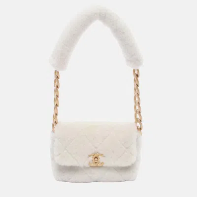 Pre-owned Chanel White Cc Quilted Shearling Padded Chain Flap