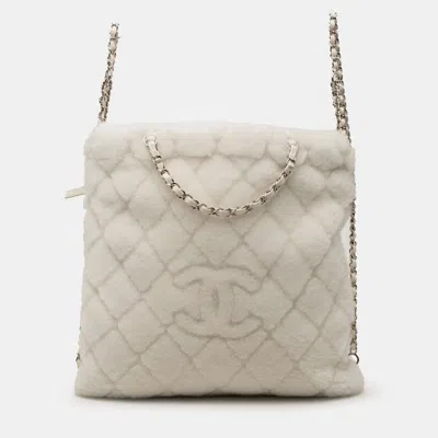 Pre-owned Chanel White Cc Shearling Coco Neige Backpack