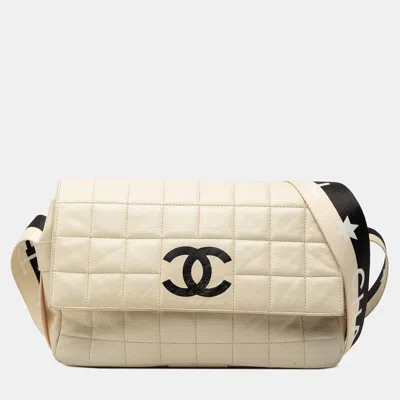 Pre-owned Chanel White Chocolate Bar Lambskin Sport Line Crossbody