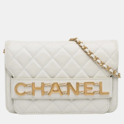 Pre-owned Chanel White Enchained Wallet On Chain