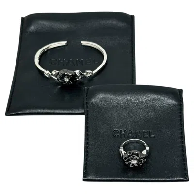 Pre-owned Chanel White Gold, Black Ceramic And Diamond Camélia Galbé Ring And Bracelet