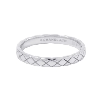 Pre-owned Chanel White Gold White Gold (18k) Band Ring ()