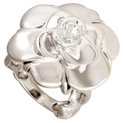 Pre-owned Chanel White Gold White Gold (18k) Band Ring ()