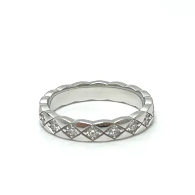 Pre-owned Chanel White Gold White Gold (18k) Band Ring ()