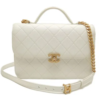 Pre-owned Chanel White Grained Calfskin Shoulder Bag ()
