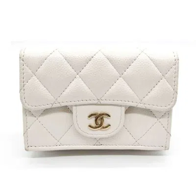 Pre-owned Chanel White Grained Calfskin Wallet (tri-fold) ()