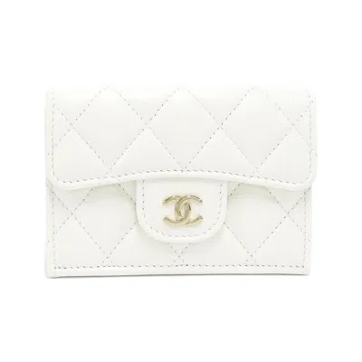 Pre-owned Chanel White Grained Calfskin Wallet (tri-fold) ()