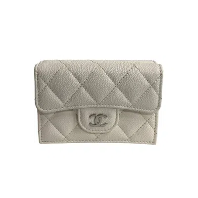 Pre-owned Chanel White Grained Calfskin Wallet (tri-fold) ()