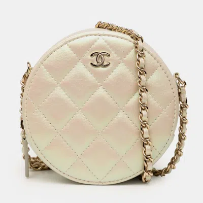 Pre-owned Chanel White Iridescent Quilted Lambskin Round Clutch With Chain