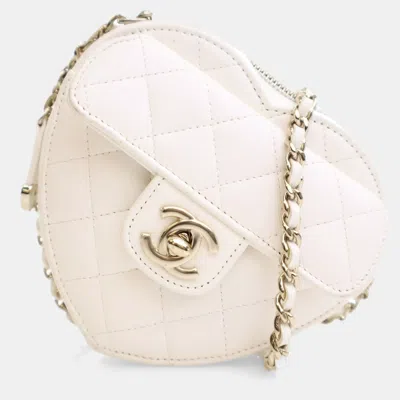 Pre-owned Chanel White Lambskin Cc Mini Love Heart Bag