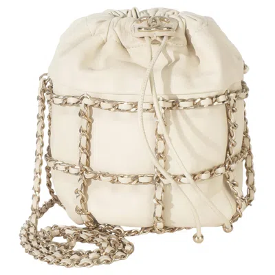 Pre-owned Chanel White Lambskin Chain Frame Drawstring Bucket Bag