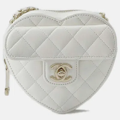 Pre-owned Chanel White Lambskin Matelasse Large Cc In Love Heart Bag