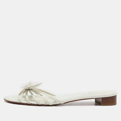 Pre-owned Chanel White Leather Bow Slide Sandals Size 39.5