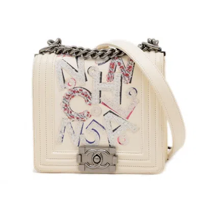 Pre-owned Chanel White Leather Canvas Shoulder Bag ()