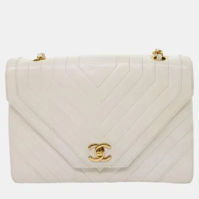 Pre-owned Chanel White Leather Cc Envelope Flap Bag