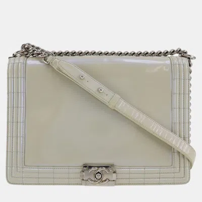 Pre-owned Chanel White Leather Large Reverso Boy Bag