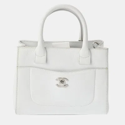 Pre-owned Chanel White Leather Mini Neo Executive Totes
