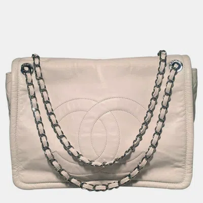 Pre-owned Chanel White Leather Quilted Cc Logo Xl Maxi Classic Top Flap Shoulder Bag