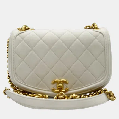 Pre-owned Chanel White Leather Saddle Flap Bag