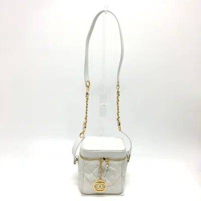 Pre-owned Chanel White Leather Shoulder Bag ()