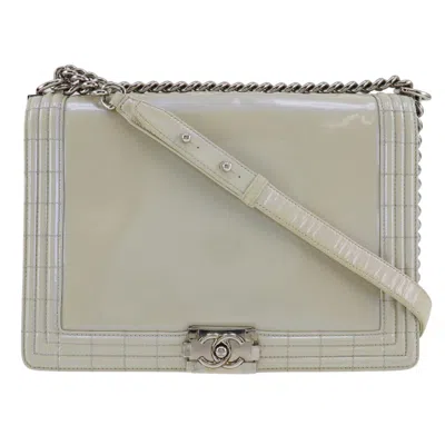 Pre-owned Chanel White Leather Shoulder Bag ()