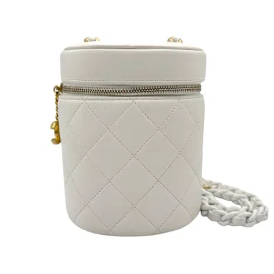 Pre-owned Chanel White Leather Shoulder Bag ()