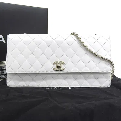 Pre-owned Chanel White Leather Shoulder Bag ()