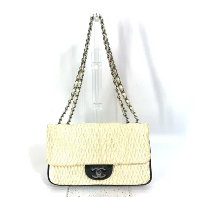 Pre-owned Chanel White Leather Shoulder Bag ()