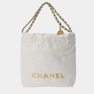 Pre-owned Chanel White Leather Small 22 Hobos