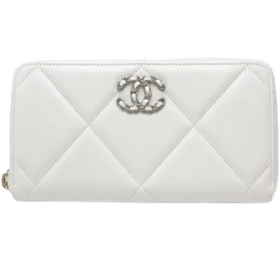 Pre-owned Chanel White Leather Wallet (bi-fold) ()