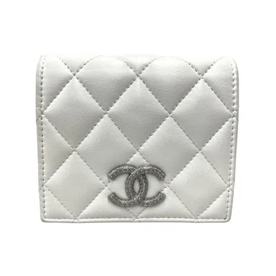 Pre-owned Chanel White Leather Wallet (bi-fold) ()